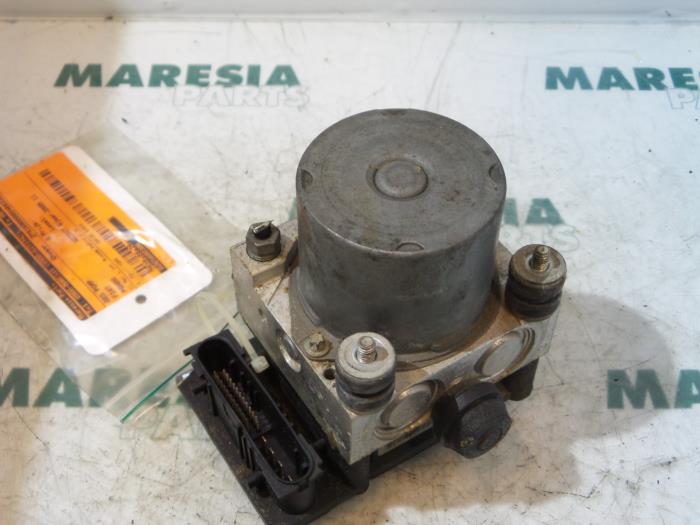 Gebruikte ABS Pomp Fiat Panda (169) 1.3 JTD 16V Multijet Prijs € 39,99 Margeregeling aangeboden door Maresia Parts