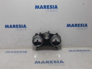 Gebruikte Instrumentenpaneel Peugeot 207 CC (WB) 1.6 16V Prijs € 50,00 Margeregeling aangeboden door Maresia Parts