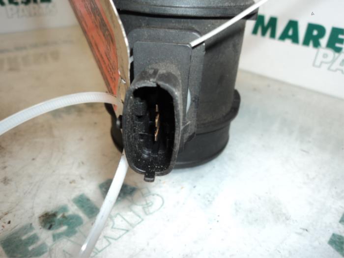 Gebruikte Luchthoeveelheidsmeter Fiat Panda (169) 1.3 JTD 16V Multijet Prijs € 35,00 Margeregeling aangeboden door Maresia Parts