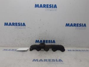 Gebruikte Uitlaatspruitstuk Citroen C4 Grand Picasso (3A) 1.6 BlueHDI 120 Prijs € 24,95 Margeregeling aangeboden door Maresia Parts