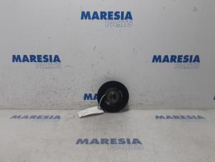 Gebruikte Poelie Krukas Citroen C4 Grand Picasso (3A) 1.6 BlueHDI 120 Prijs € 25,00 Margeregeling aangeboden door Maresia Parts