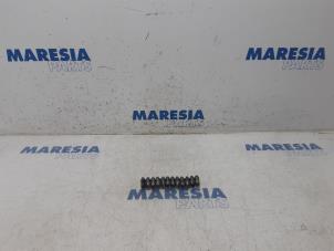 Gebruikte Klepstoter Peugeot Expert (G9) 2.0 HDi 140 16V Prijs € 25,00 Margeregeling aangeboden door Maresia Parts