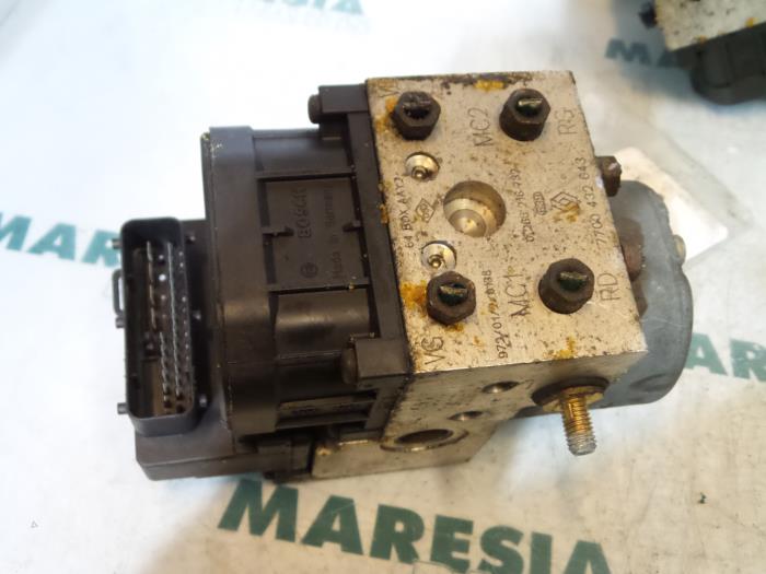 Gebruikte ABS Pomp Renault Megane Coupé (DA) 2.0 IDE 16V Prijs € 49,99 Margeregeling aangeboden door Maresia Parts