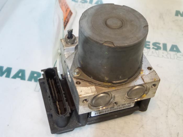 Gebruikte ABS Pomp Renault Megane II (BM/CM) 1.9 dCi 120 Prijs € 49,99 Margeregeling aangeboden door Maresia Parts