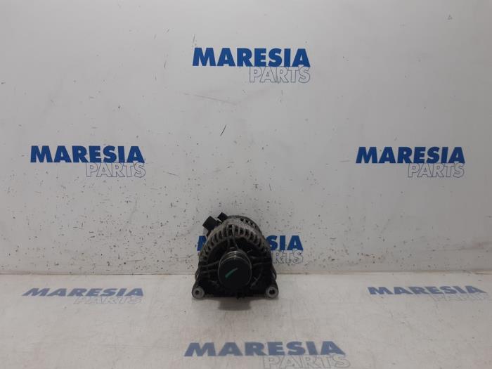 Gebruikte Dynamo Peugeot 208 I (CA/CC/CK/CL) 1.0 Vti 12V PureTech Prijs € 45,00 Margeregeling aangeboden door Maresia Parts
