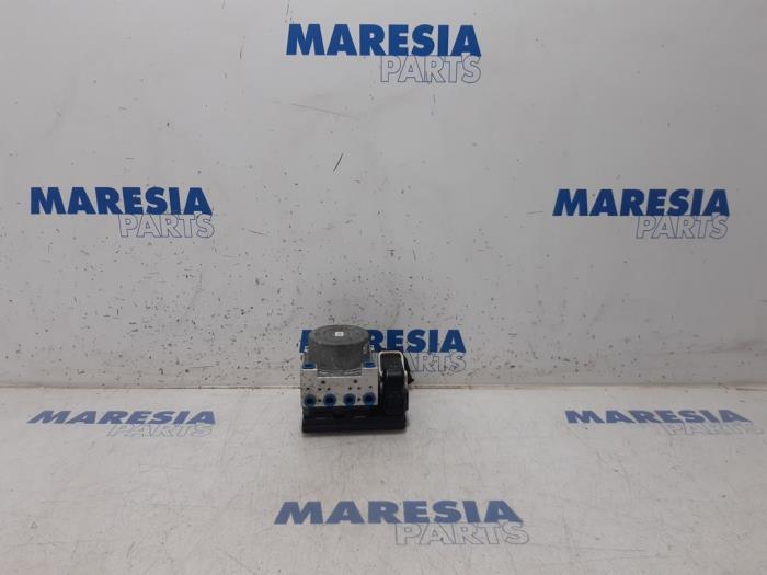 Gebruikte ABS Pomp Peugeot 208 I (CA/CC/CK/CL) 1.0 Vti 12V PureTech Prijs € 124,99 Margeregeling aangeboden door Maresia Parts