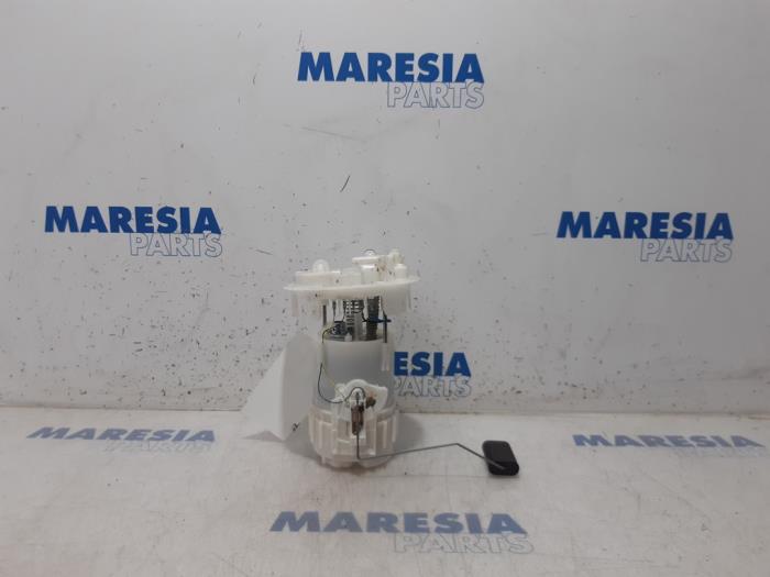 Gebruikte Tank element Pomp Peugeot 208 I (CA/CC/CK/CL) 1.0 Vti 12V PureTech Prijs € 25,00 Margeregeling aangeboden door Maresia Parts