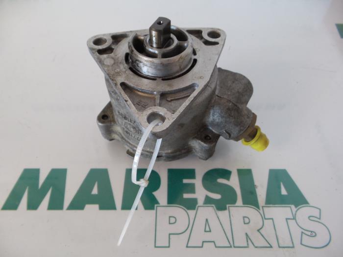 Gebruikte Vacuumpomp (Diesel) Fiat Multipla (186) 1.9 JTD 110 Prijs € 30,19 Inclusief btw aangeboden door Maresia Parts