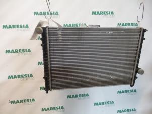 Gebruikte Radiateur Lancia Lybra SW 2.0 20V Prijs € 30,00 Margeregeling aangeboden door Maresia Parts
