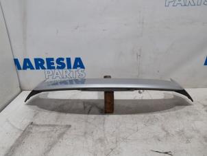 Gebruikte Spoiler Citroen C4 Cactus (0B/0P) 1.2 PureTech 82 12V Prijs € 183,75 Margeregeling aangeboden door Maresia Parts