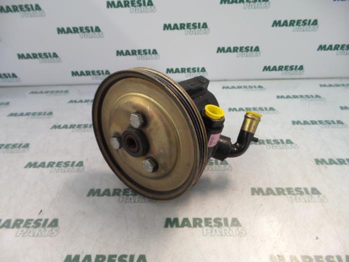 Gebruikte Pomp Servo Fiat Marea Weekend (185BX/CX) 1.6 SX,ELX 16V Prijs € 40,00 Margeregeling aangeboden door Maresia Parts