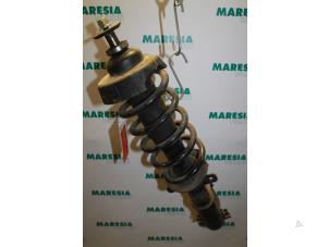 Gebruikte Mac Phersonpoot links-voor Renault Trafic New (FL) 1.9 dCi 100 16V Prijs € 45,00 Margeregeling aangeboden door Maresia Parts