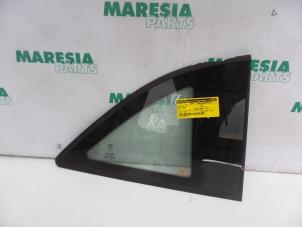 Gebruikte Ruit 2Deurs rechts-achter Alfa Romeo GTV (916) 2.0 16V Twin Spark Prijs € 75,00 Margeregeling aangeboden door Maresia Parts