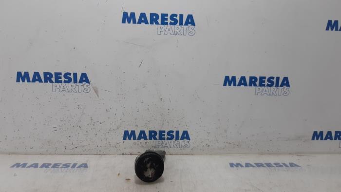 Gebruikte Zuiger Peugeot 208 I (CA/CC/CK/CL) 1.6 Vti 16V Prijs € 50,00 Margeregeling aangeboden door Maresia Parts