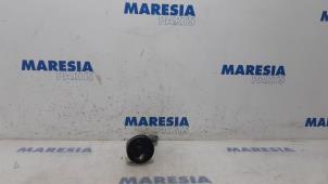 Gebruikte Zuiger Peugeot 208 I (CA/CC/CK/CL) 1.6 Vti 16V Prijs € 50,00 Margeregeling aangeboden door Maresia Parts