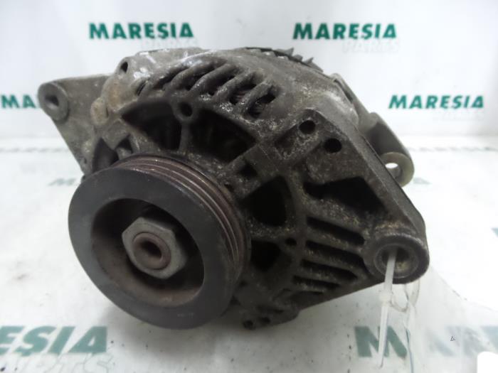 Gebruikte Dynamo Renault Megane Coupé (DA) 1.6i Prijs € 40,00 Margeregeling aangeboden door Maresia Parts