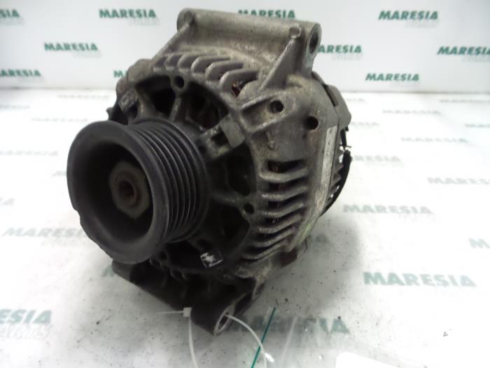 Gebruikte Dynamo Renault Megane (EA) 1.4 16V Prijs € 50,00 Margeregeling aangeboden door Maresia Parts
