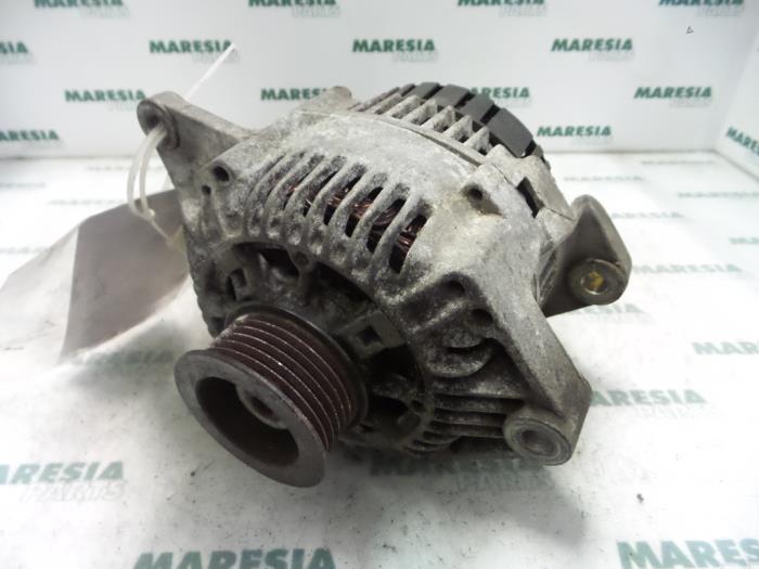 Gebruikte Dynamo Renault Megane (BA) 2.0i ,Autom. Prijs € 40,00 Margeregeling aangeboden door Maresia Parts