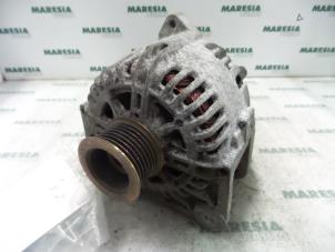 Gebruikte Alternator Renault Megane II CC (EM) 1.9 dCi 115 Prijs € 60,00 Margeregeling aangeboden door Maresia Parts