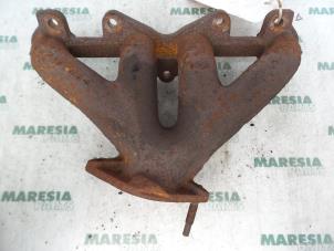 Gebruikte Uitlaatspruitstuk Renault Kangoo (KC) 1.2 Prijs € 35,00 Margeregeling aangeboden door Maresia Parts