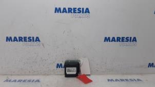 Gebruikte Airbag Module Citroen C4 Cactus (0B/0P) 1.2 PureTech 82 12V Prijs € 100,00 Margeregeling aangeboden door Maresia Parts