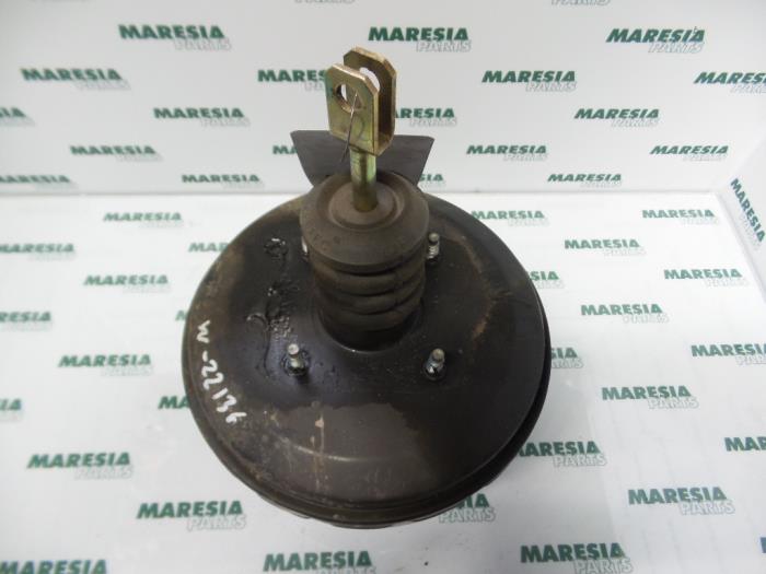 Gebruikte Rembekrachtiger Lancia Lybra 1.8 16V VVT Prijs € 35,00 Margeregeling aangeboden door Maresia Parts