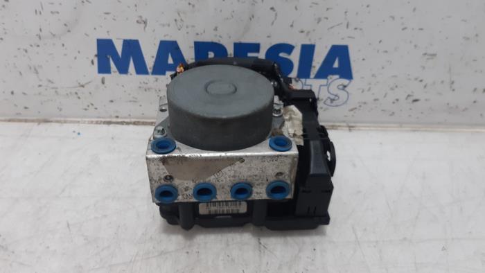 Gebruikte ABS Pomp Renault Kangoo/Grand Kangoo (KW) 1.6 16V Hi-Flex Prijs € 89,95 Margeregeling aangeboden door Maresia Parts