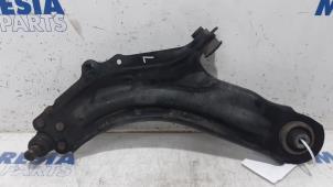 Gebruikte Draagarm onder links-voor Renault Kangoo/Grand Kangoo (KW) 1.6 16V Hi-Flex Prijs € 50,00 Margeregeling aangeboden door Maresia Parts