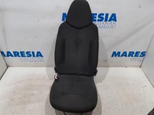 Gebruikte Voorstoel links Citroen C1 1.0 12V Prijs € 75,00 Margeregeling aangeboden door Maresia Parts