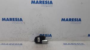 Gebruikte Schuifdak Motor Fiat Panda (169) 1.2 Fire Prijs € 90,00 Margeregeling aangeboden door Maresia Parts