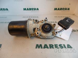 Gebruikte Ruitenwissermotor voor Peugeot 406 Break (8E/F) 1.8 16V Prijs € 35,00 Margeregeling aangeboden door Maresia Parts