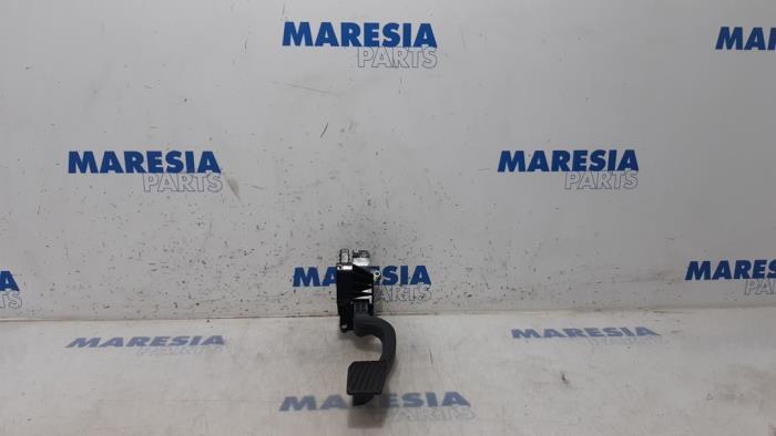Gebruikte Gaspedaalpositie Sensor Fiat Punto III (199) 1.4 16V MultiAir Start&Stop Prijs € 15,00 Margeregeling aangeboden door Maresia Parts