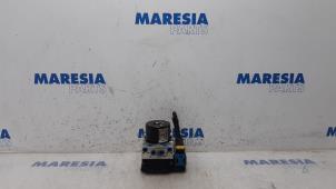 Gebruikte ABS Pomp Renault Megane III Berline (BZ) 1.5 dCi 105 Prijs € 207,90 Margeregeling aangeboden door Maresia Parts