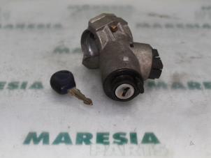 Gebruikte Kontaktslot + Sleutel Fiat Cinquecento 0.9 i.e. S Prijs € 25,00 Margeregeling aangeboden door Maresia Parts