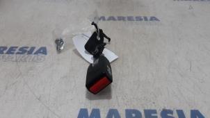 Gebruikte Veiligheidsgordel Insteek rechts-achter Renault Megane III Berline (BZ) 1.5 dCi 105 Prijs € 15,00 Margeregeling aangeboden door Maresia Parts