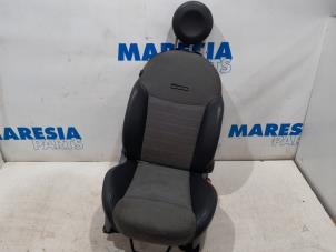 Gebruikte Voorstoel rechts Fiat 500C (312) 1.2 69 Prijs € 183,75 Margeregeling aangeboden door Maresia Parts