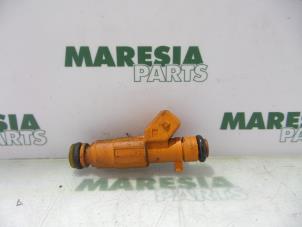 Gebruikte Injector (benzine injectie) Alfa Romeo 147 (937) 1.6 HP Twin Spark 16V Prijs € 25,00 Margeregeling aangeboden door Maresia Parts