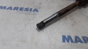 Gebruikte Steekas rechts-voor Peugeot 307 CC (3B) 2.0 16V Prijs € 30,00 Margeregeling aangeboden door Maresia Parts