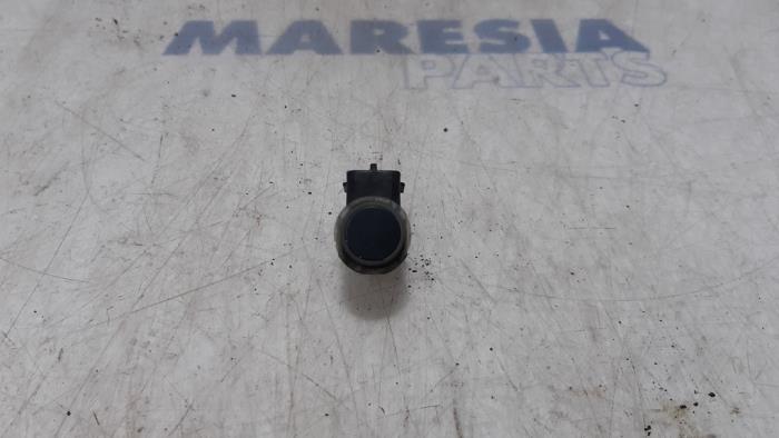 PDC Sensor van een Renault Megane III Berline (BZ) 1.4 16V TCe 130 2011