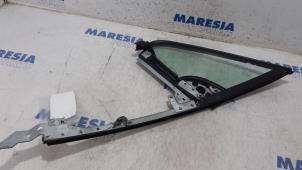 Gebruikte Ruit Driehoek rechts-voor Peugeot 307 CC (3B) 2.0 16V Prijs € 60,00 Margeregeling aangeboden door Maresia Parts
