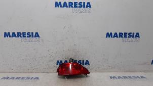 Gebruikte Mistachterlicht Renault Laguna III (BT) 2.0 16V Prijs € 20,00 Margeregeling aangeboden door Maresia Parts