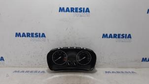 Gebruikte Instrumentenpaneel Renault Laguna III (BT) 2.0 16V Prijs € 60,00 Margeregeling aangeboden door Maresia Parts