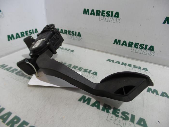 Gebruikte Gaspedaalpositie Sensor Fiat Punto II (188) 1.3 JTD Multijet 16V Prijs € 20,00 Margeregeling aangeboden door Maresia Parts