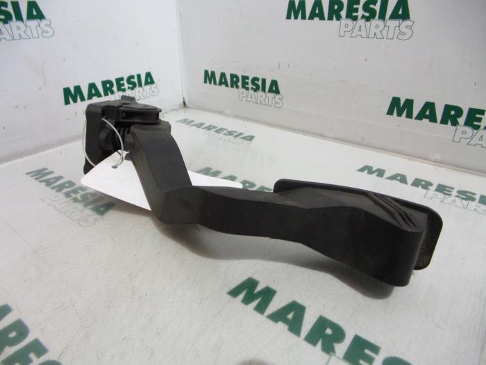 Gebruikte Sensor Gaspedaalpositie Peugeot 307 (3A/C/D) 2.0 HDi 110 FAP Prijs € 30,00 Margeregeling aangeboden door Maresia Parts
