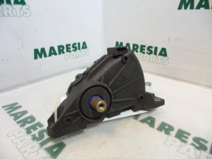 Gebruikte Sensor Gaspedaalpositie Renault Master II (FD/HD) 2.5 dCi 16V Prijs € 42,35 Inclusief btw aangeboden door Maresia Parts