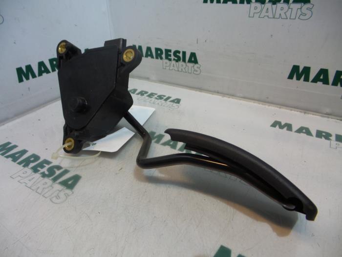 Gebruikte Gaspedaalpositie Sensor Renault Scénic II (JM) 1.6 16V Prijs € 35,00 Margeregeling aangeboden door Maresia Parts