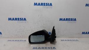 Gebruikte Spiegel Buiten links Renault Laguna III (BT) 2.0 16V Prijs € 105,00 Margeregeling aangeboden door Maresia Parts