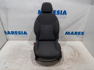 Gebruikte Voorstoel links Citroen C3 (SC) 1.2 VTi 82 12V Prijs € 131,25 Margeregeling aangeboden door Maresia Parts