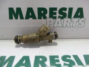 Gebruikte Injector (benzine injectie) Peugeot 306 Break (7E) 1.8i 16V Prijs € 25,00 Margeregeling aangeboden door Maresia Parts