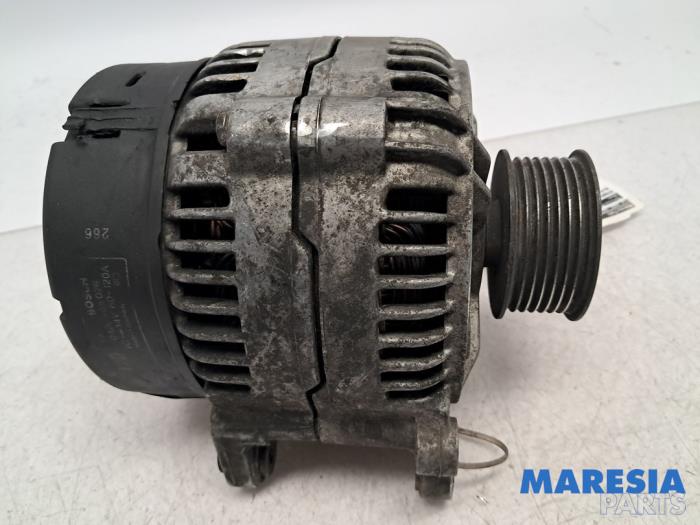 Gebruikte Dynamo Alfa Romeo 164 3.0 Super V6 24V Prijs € 50,00 Margeregeling aangeboden door Maresia Parts